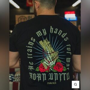Born United Black Rose Graphic Tee psalm 18:34 Large War Hands Skeleton Pistol